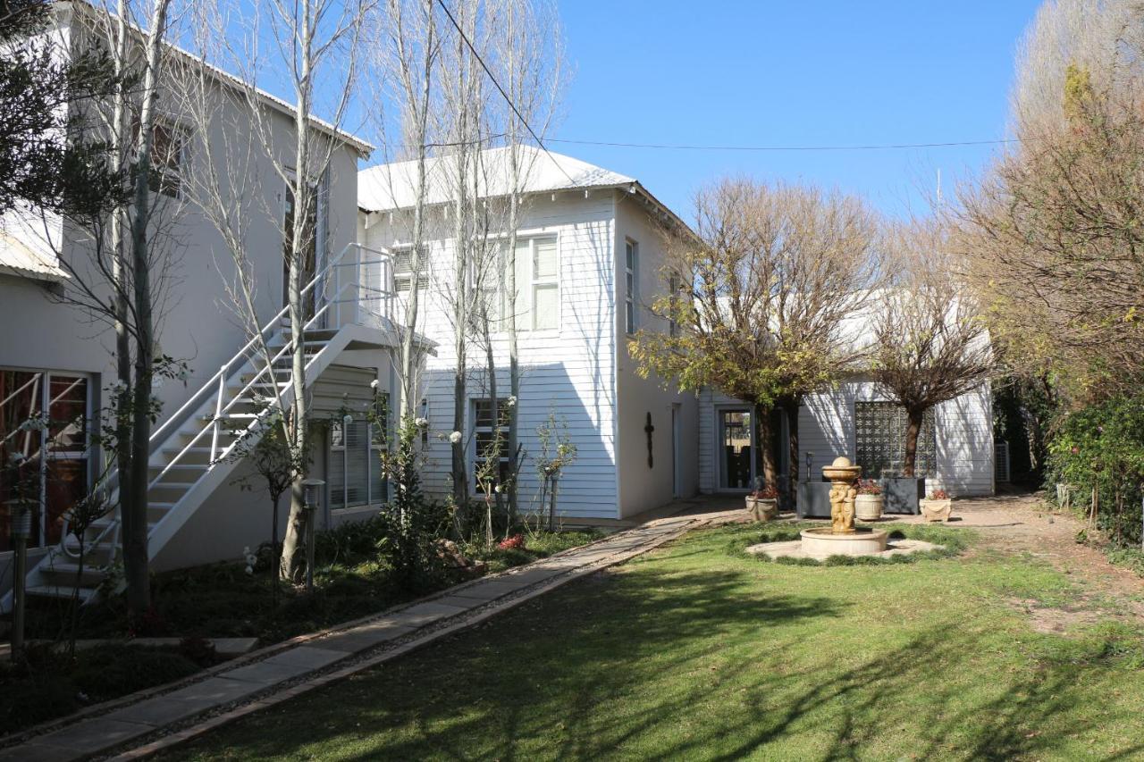 Indigo Moon Guesthouse Lichtenburg Exterior photo
