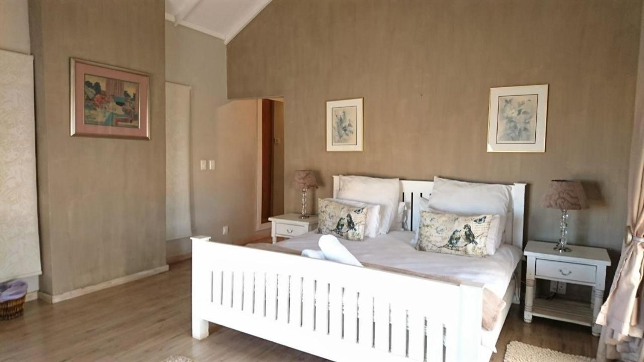 Indigo Moon Guesthouse Lichtenburg Exterior photo
