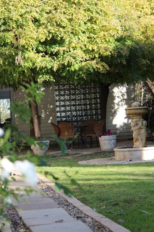 Indigo Moon Guesthouse Lichtenburg Exterior photo