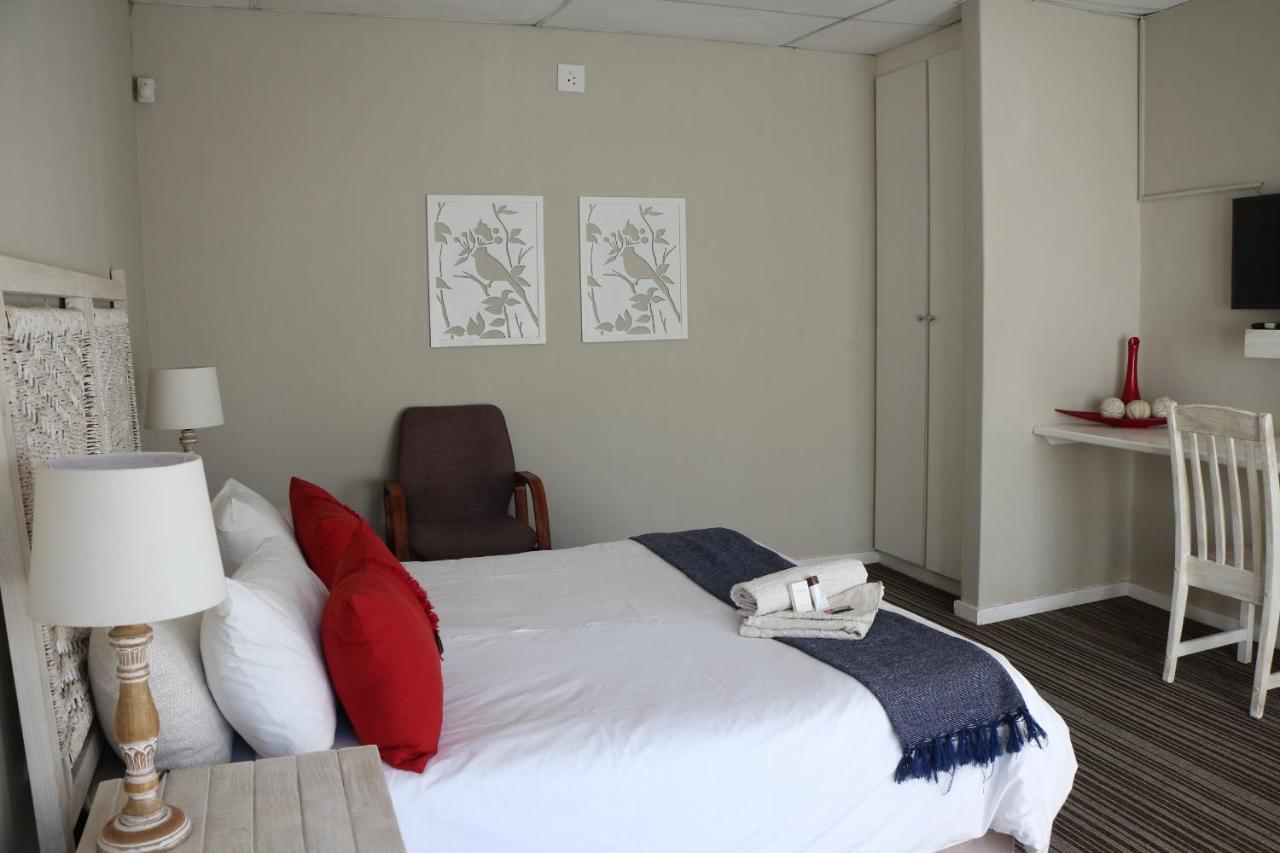 Indigo Moon Guesthouse Lichtenburg Exterior photo