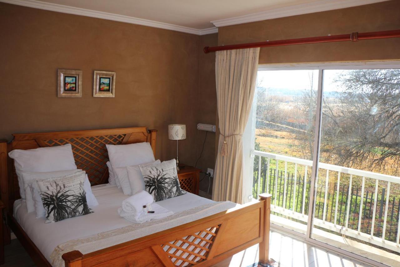 Indigo Moon Guesthouse Lichtenburg Exterior photo
