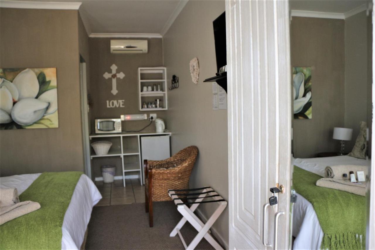 Indigo Moon Guesthouse Lichtenburg Exterior photo