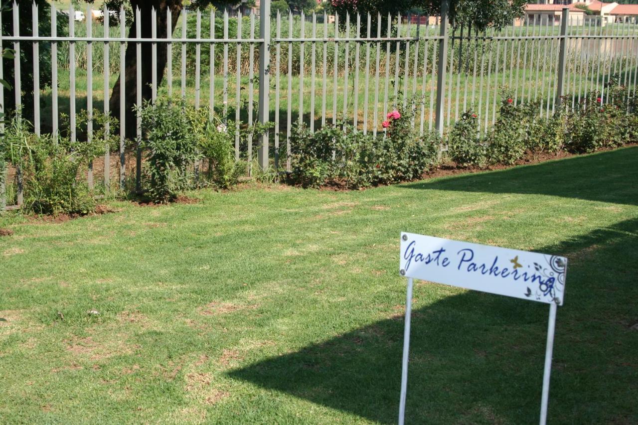 Indigo Moon Guesthouse Lichtenburg Exterior photo